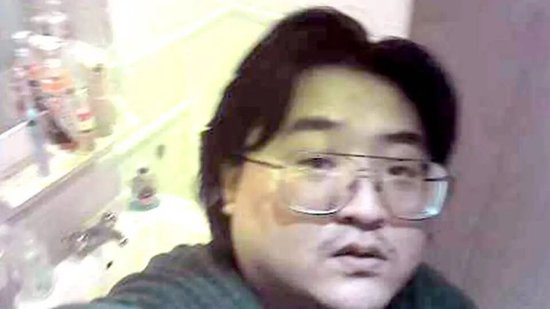 33岁中国籍男子涉连环性侵案，潜在受害者或达数百人：调制饮品迷晕受害者，安装隐藏摄像头偷拍 在英国被判终身监禁