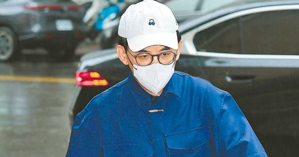 台媒：黄子佼案二审改判1年6个月