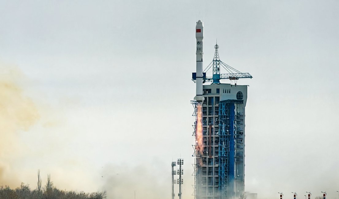 长征二号丙运载火箭成功发射实践三十号A、B、C星