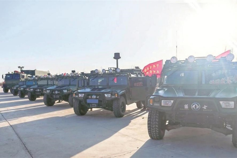 东风猛士第九次迎接航天员凯旋