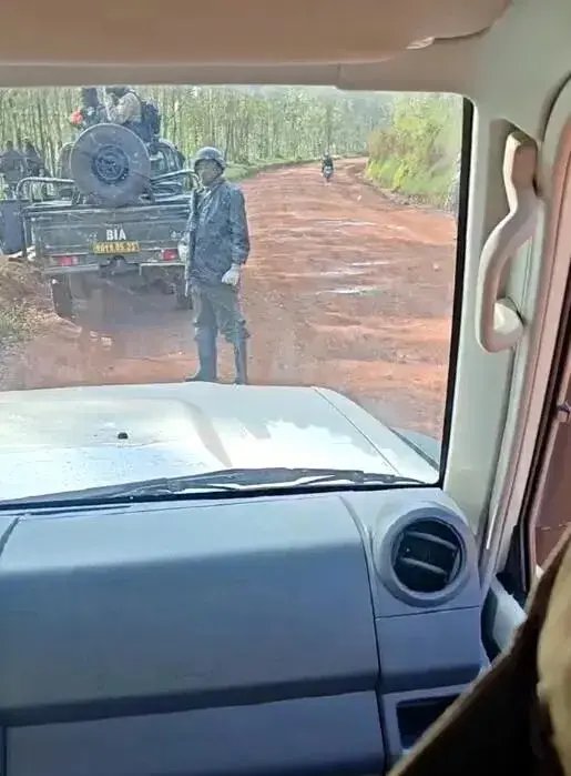 56岁中国男子在刚果（金）矿场打工，突然被炮弹击中身亡，大二女儿：爸爸上个月才去