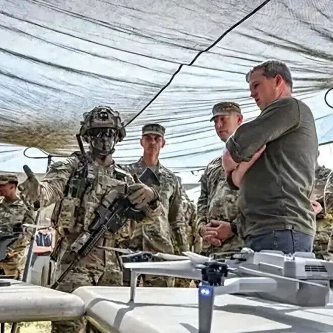 美陆军部长：将以难以置信速度赶超中国无人机