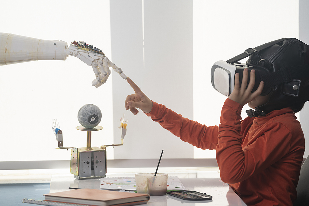 教育部：八成中小学生科学学业表现达到中等及以上水平