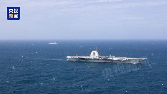 独家视频丨福建舰开展入列后首次海上实兵训练