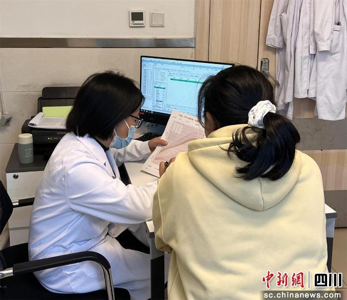 10岁女孩重137斤患6种慢性病 医生建议减少摄入量