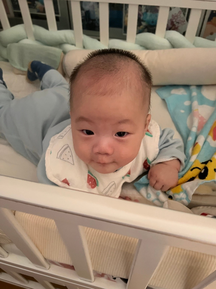 康康学会趴着动作引关注