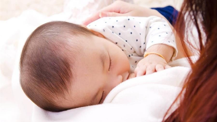 喂养宝宝，到底是母乳好还是奶粉好？过来人的建议很中肯