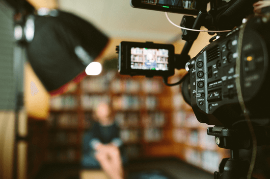 日本电影《蜡笔小新:炽热的春日部舞者们》、《工作细胞》宣布暂缓上映