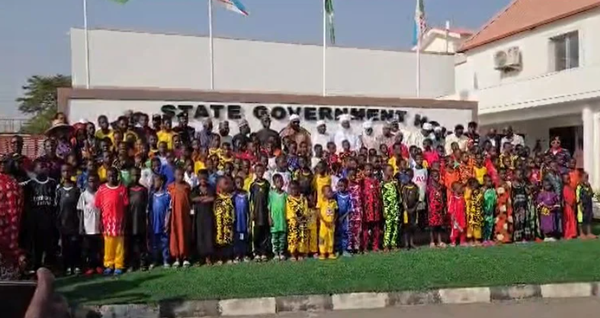 尼日利亚尼日尔州被绑架的230名师生已全部获救