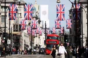 为降低教师离职率 英国基金会呼吁学校试行“4天工作制”