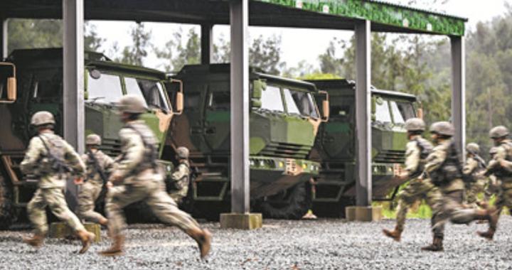 火箭炮兵回忆“海峡雷霆-2025A”任务：最终所有火箭弹不同时刻出膛，同一瞬间覆盖目标区域