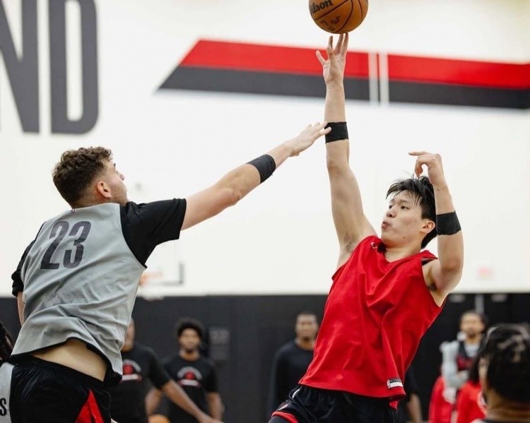 美记：杨瀚森擅攻 克林根擅守 那可以组双塔各取所长