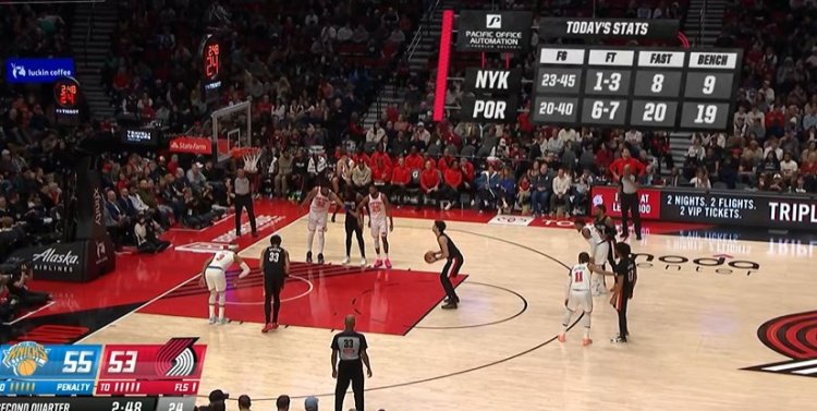 目前数据统计：开拓者快攻得分20-8尼克斯 板凳得分19-9