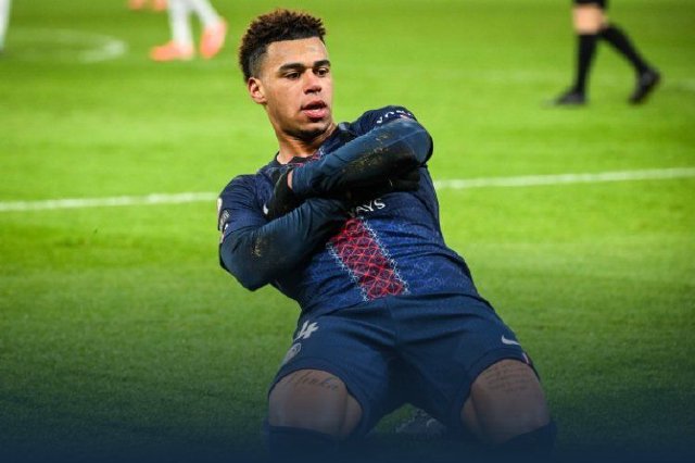 巴黎圣日耳曼2-1巴黎FC距榜首1分 杜埃破门、登贝莱建功