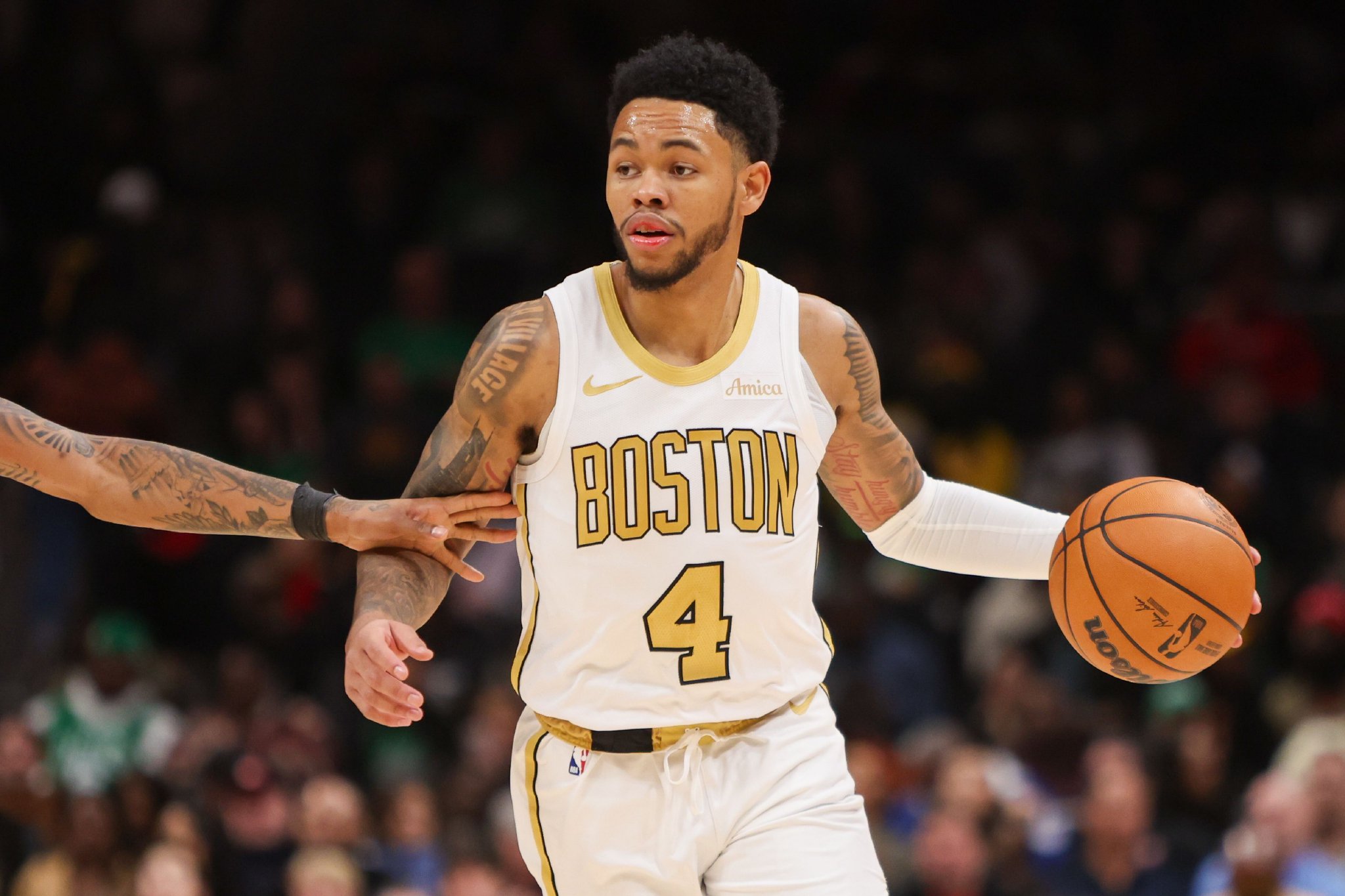 安芬尼·西蒙斯：交易流言一直不断 做好自己能掌控的事就好