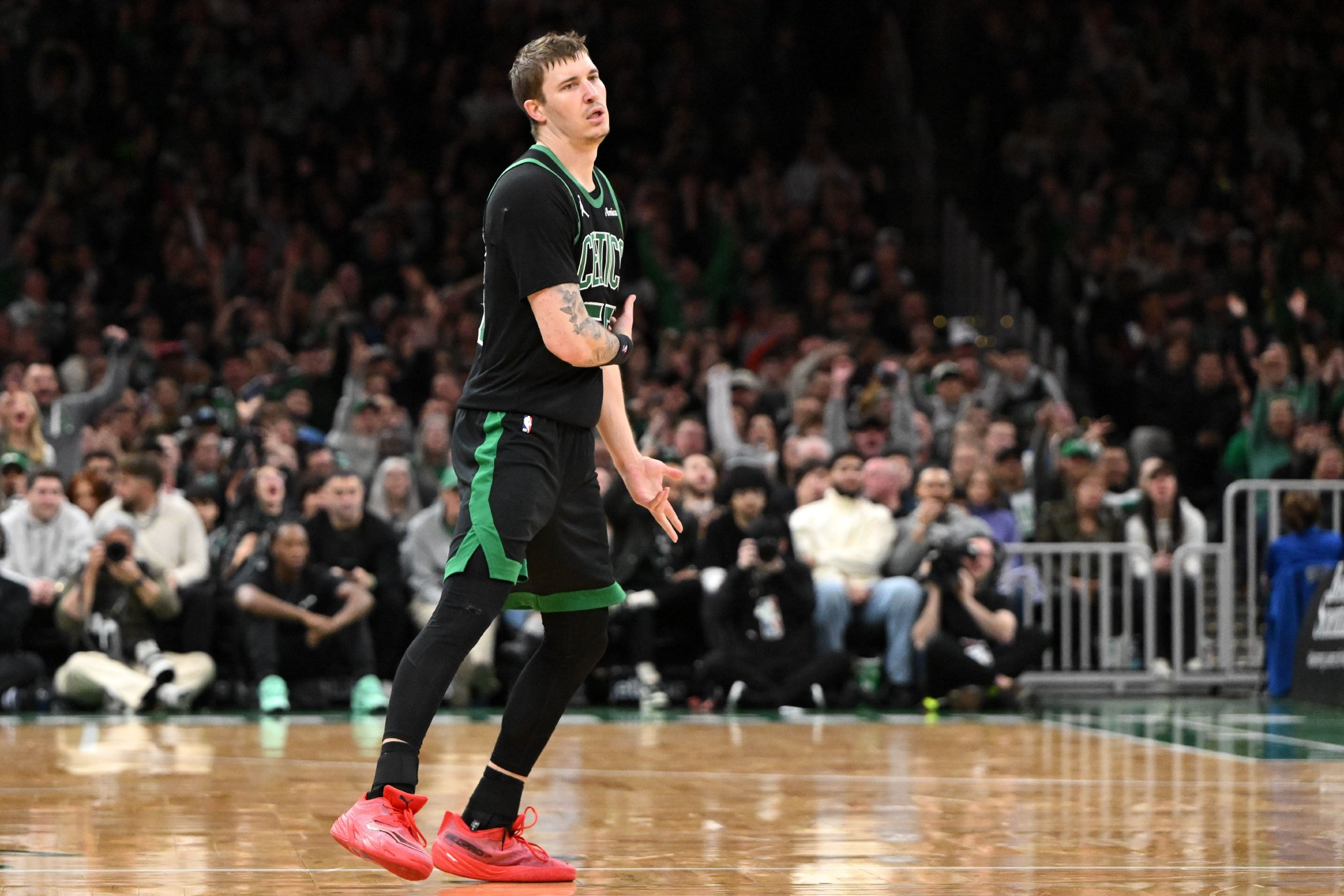 马祖拉：谢尔曼真的变得更出色了 我非常欣赏他的防守全能性