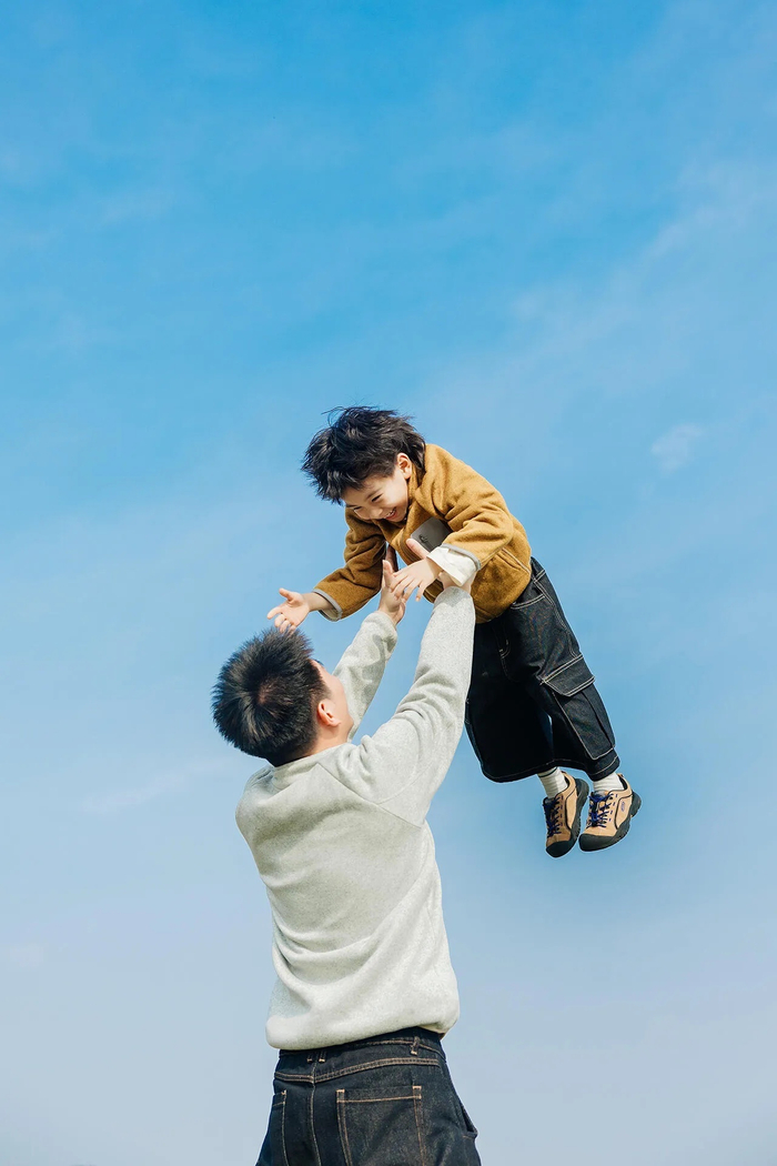 家庭教育六字诀：严立界，宽养心