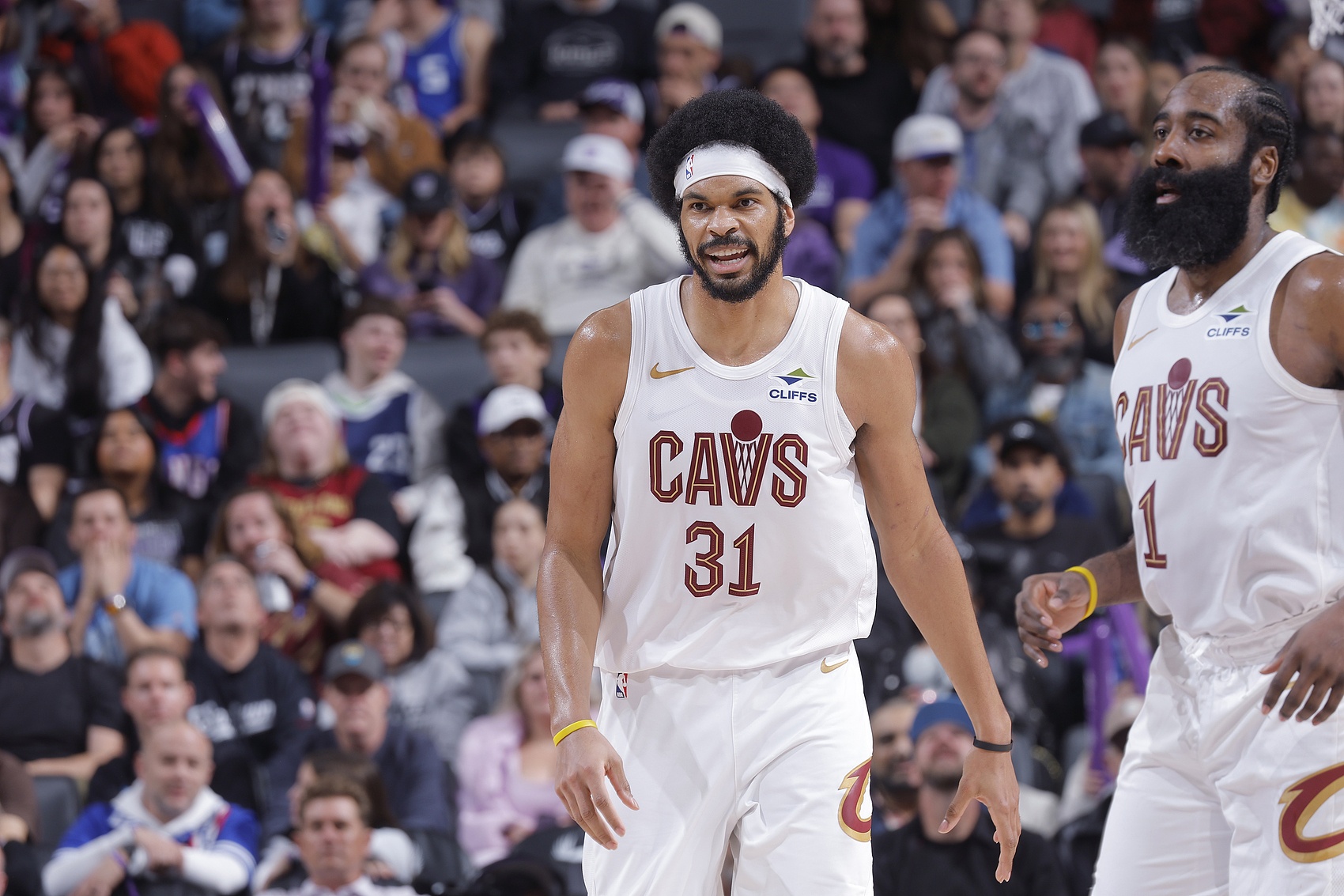 最强体回归！骑士VS热火首发：哈登 米切尔 梅里尔 莫布里 阿伦